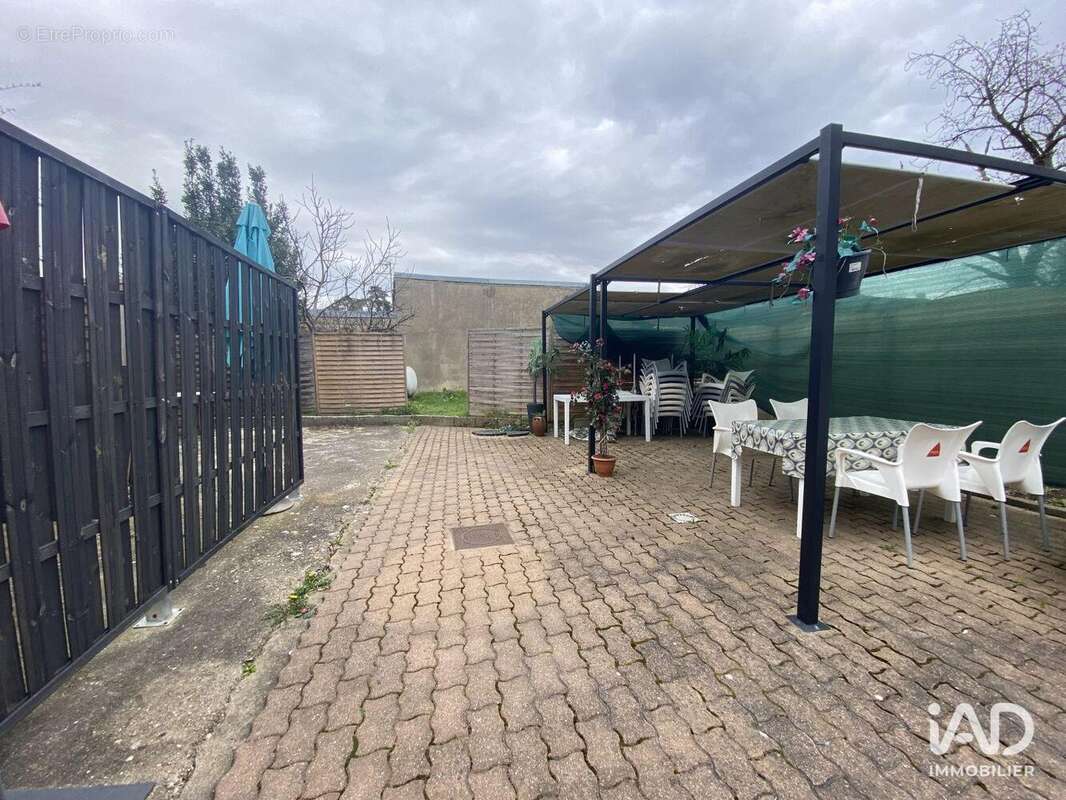 Photo 5 - Commerce à SAINTE-GENEVIEVE-DES-BOIS