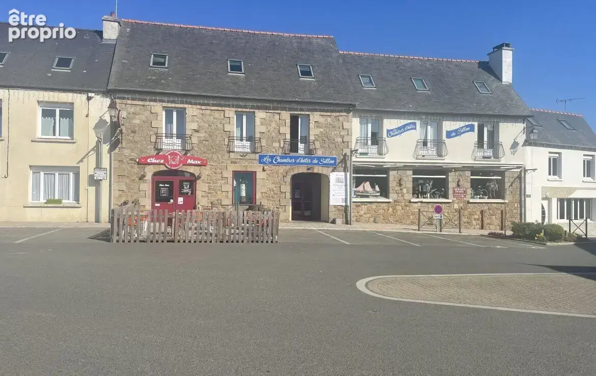 Cause Retraite - A SAISIR très belle Affaire murs et activités, au coeur d'une cité proche mer .... - photo 8