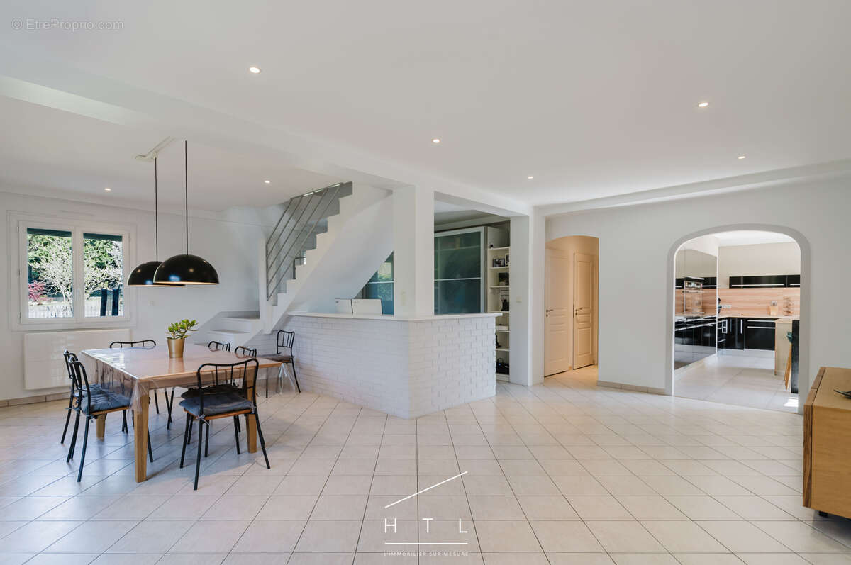 Maison à FRANS