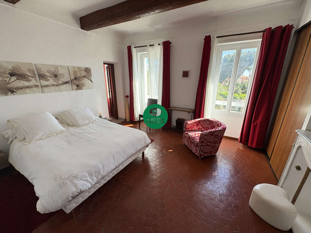 Bastide 7 pièces à vendre Quartier Les Sablettes   La Seyne-sur-Mer (83) - photo 10
