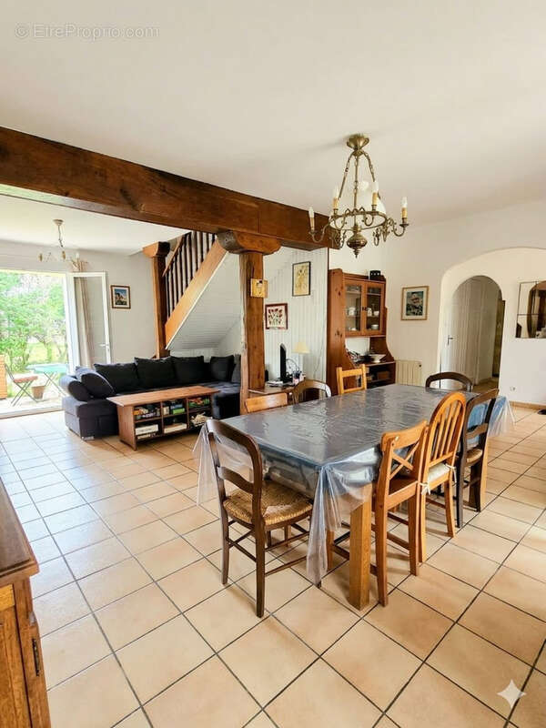 Maison à MONTANS