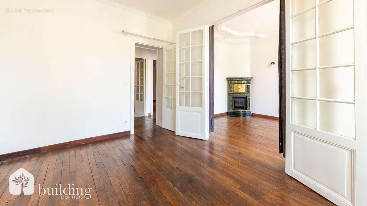 A vendre - Bécon Village - Appartement 3 pièces de 61 m² - photo 4