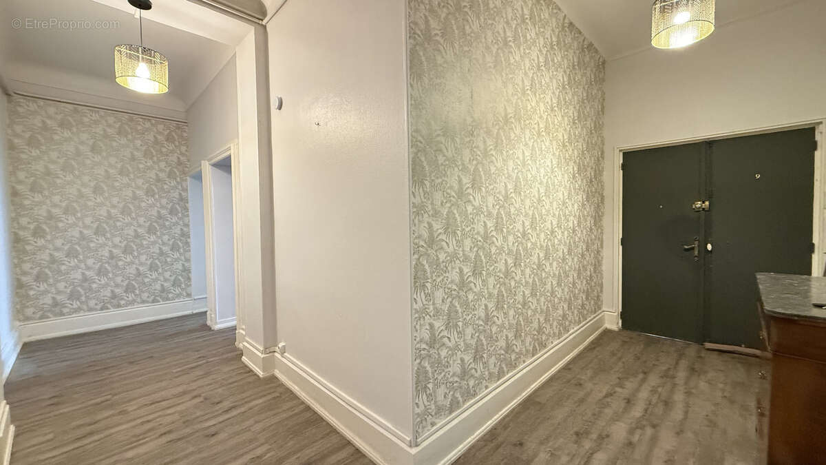 Appartement T3 face au parc des Sources avec balcon et ascenseur - photo 12