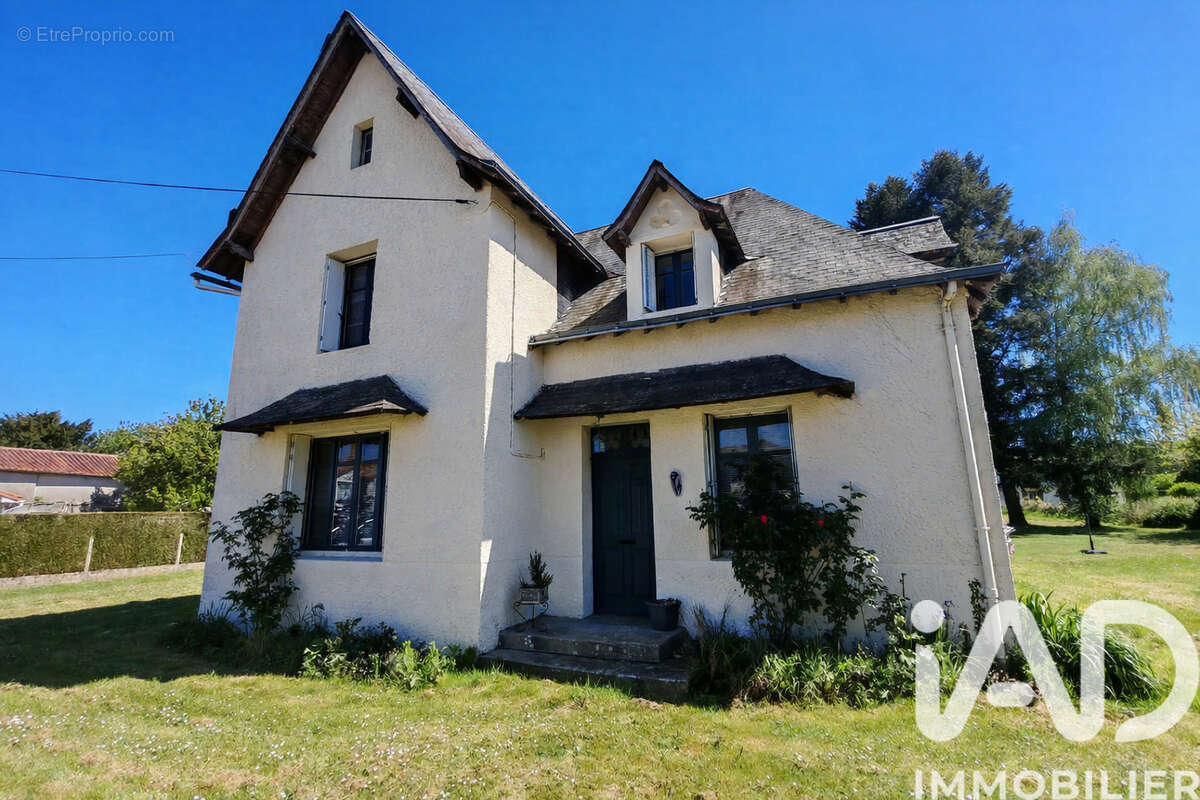 Photo 2 - Maison à SAVIGNE