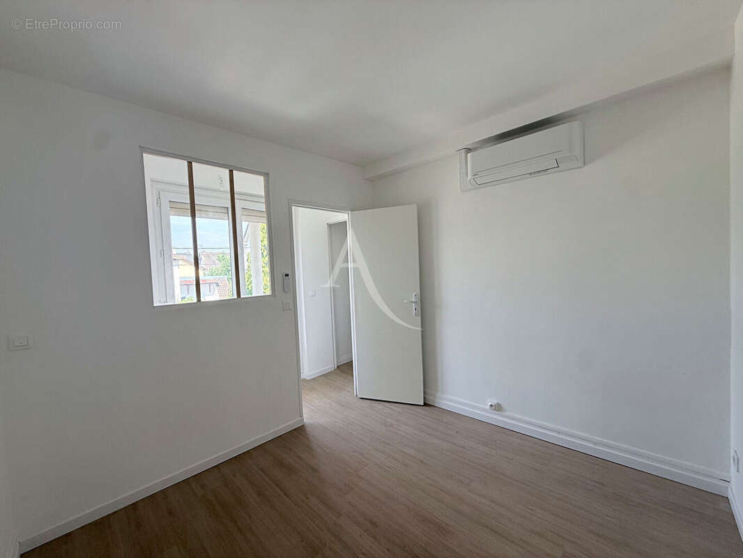 Maison familiale lumineuse rénovée avec dépendance à fort potentiel - Les Coudreaux Chelles - photo 3
