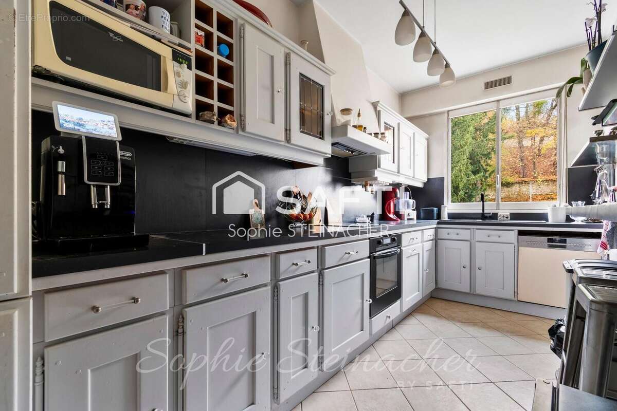 Photo 5 - Appartement à LE MESNIL-LE-ROI