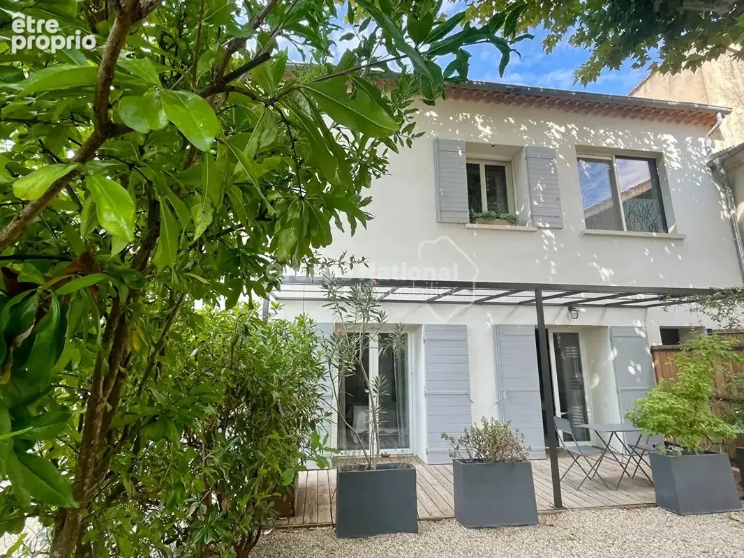 À vendre eyragues propriété de 398 m² avec 3 gîtes en activité, piscine , garages - photo 12