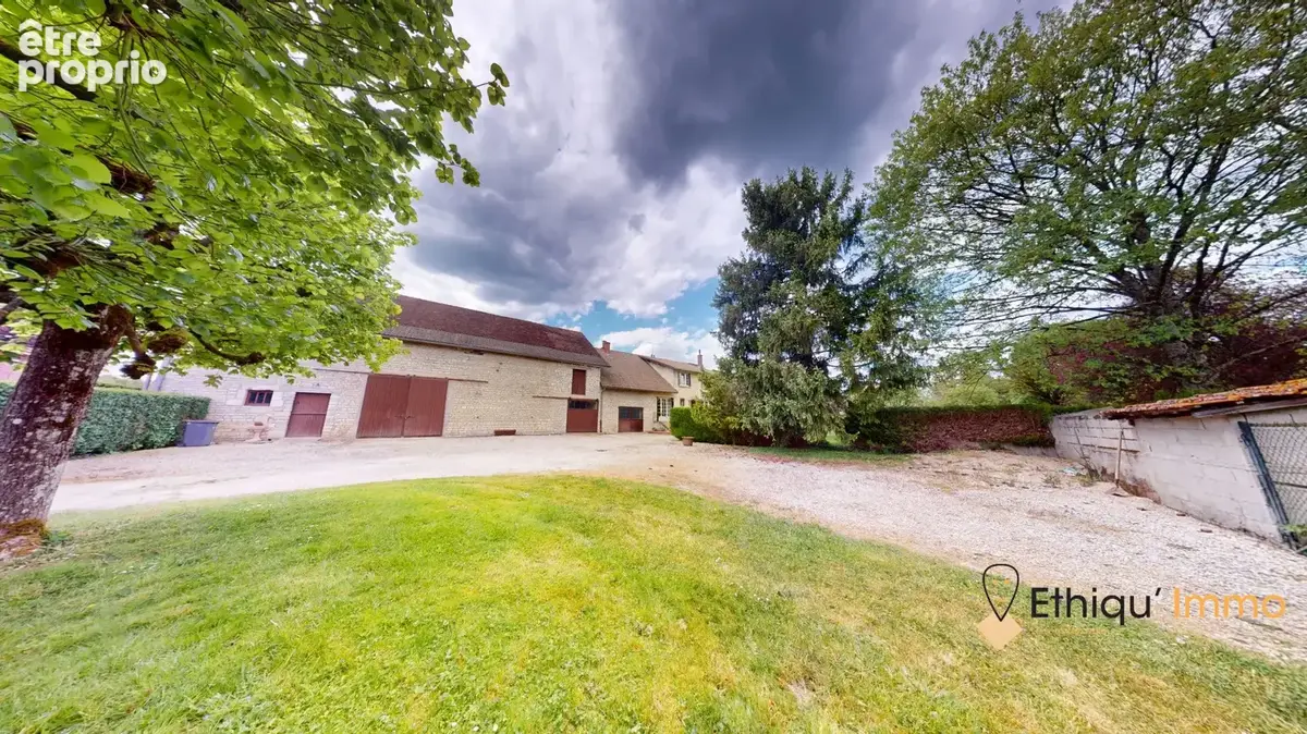 Maison 7 pièces 266 m² à vendre à Bar-Sur-Aube (10200) - photo 6
