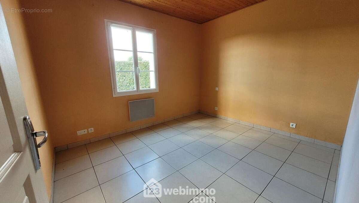 3 chambres, la première 10,44m² - Maison à LE BERNARD