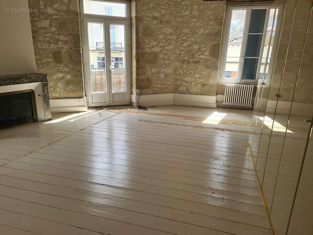 CHAMBRE 1er - Maison à LAUZUN