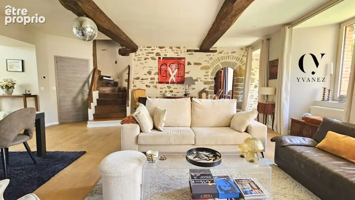 Demeure de caractere de 156 m2 avec trois dependances, grenier - photo 11