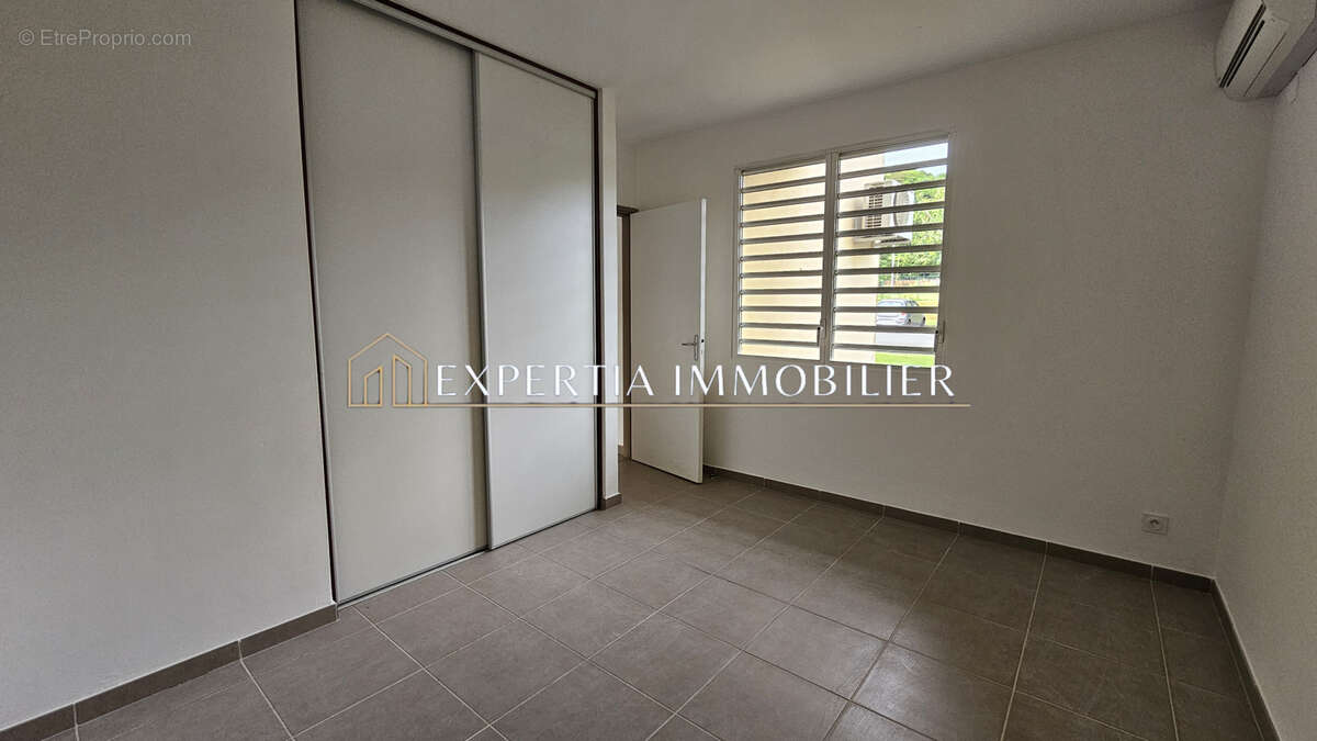 Appartement à REMIRE-MONTJOLY