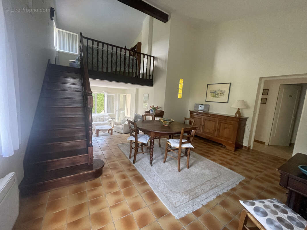 Maison à VAISON-LA-ROMAINE