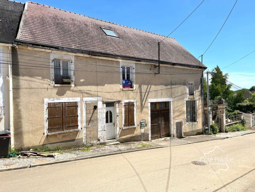 Maison à COURSON-LES-CARRIERES