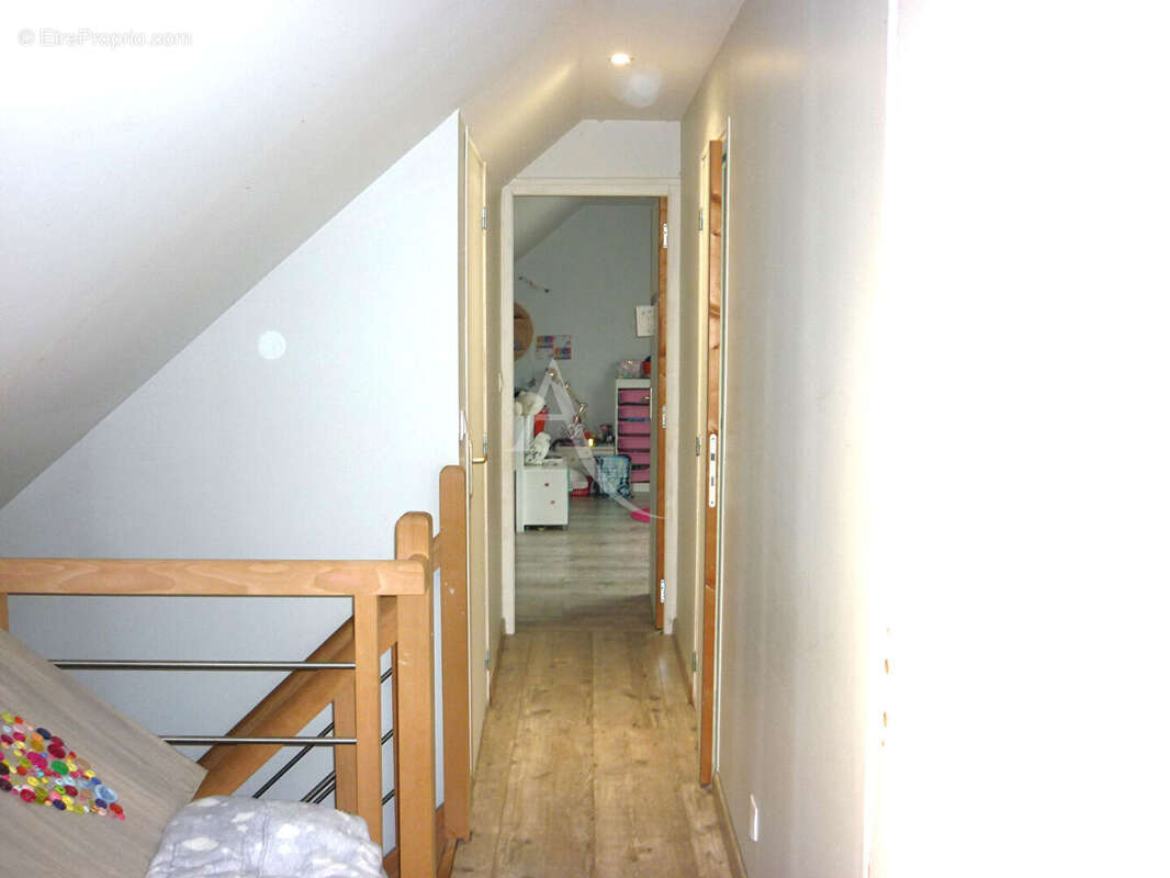 Maison 5 chambres sur terrain de 1830 m² - photo 6