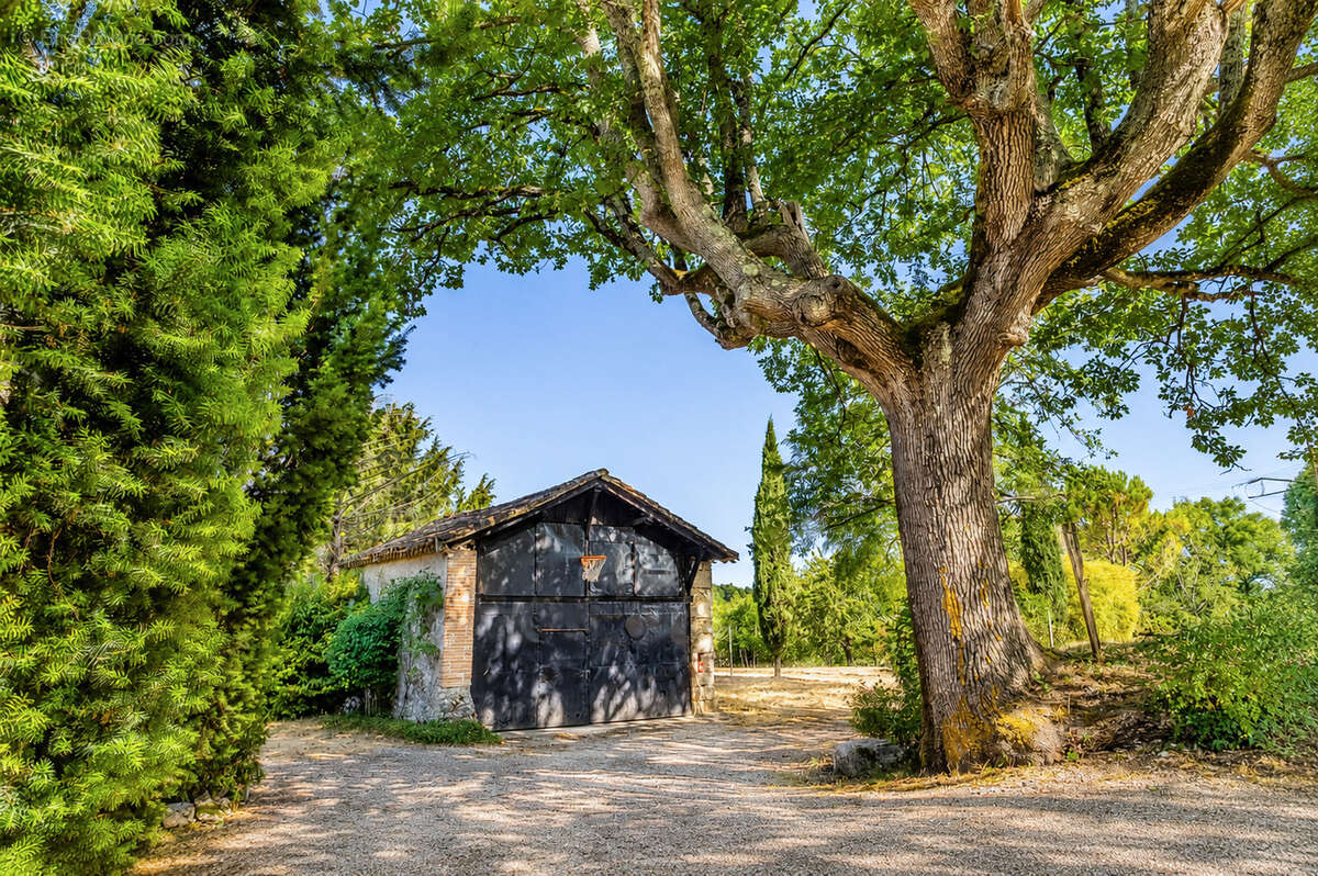 Maison de campagne avec annexe, piscine et dépendance - photo 13