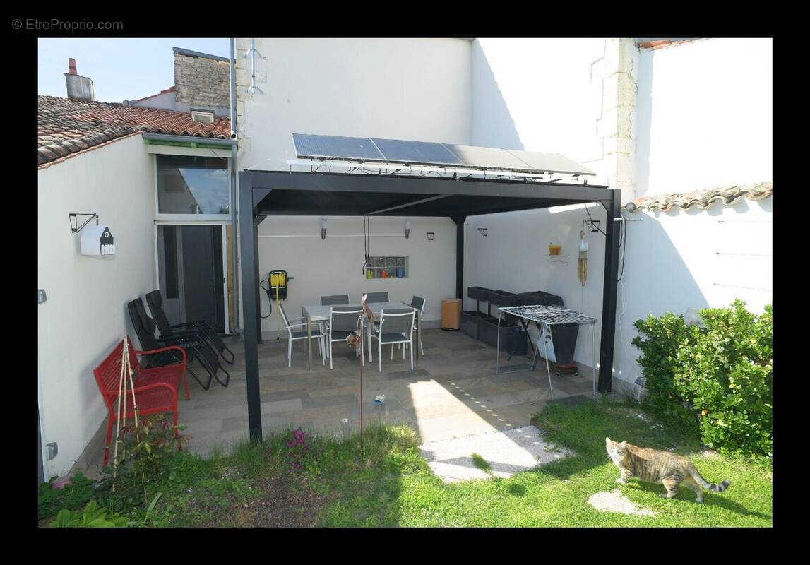 Maison à SURGERES