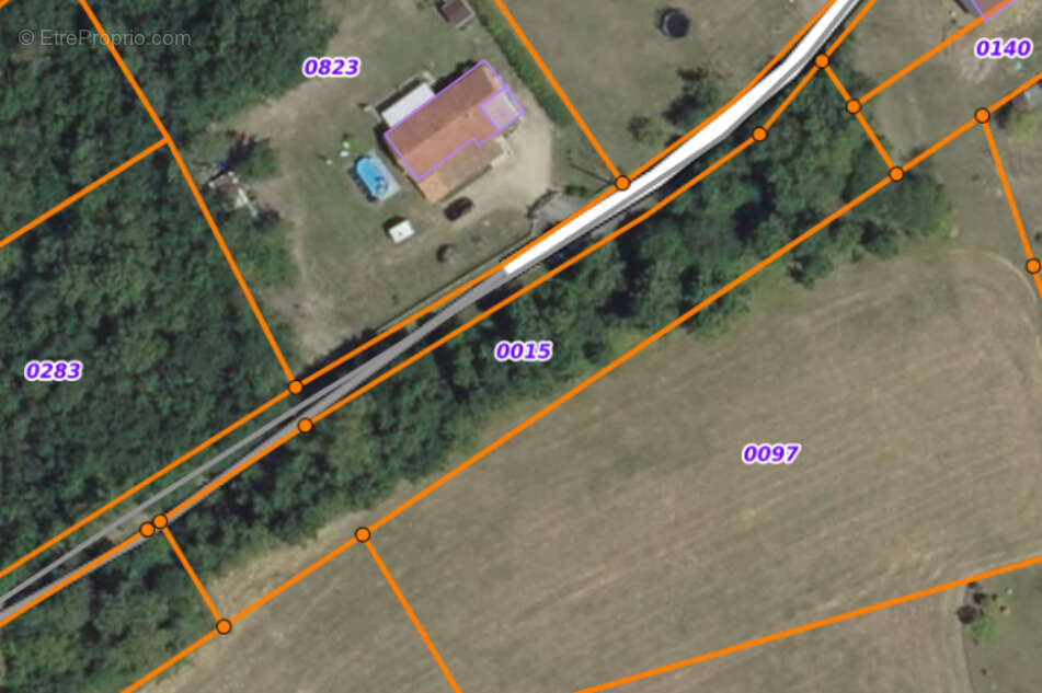 Terrain constructible sur Leigné Sur Usseau 1920 m2 - photo 4