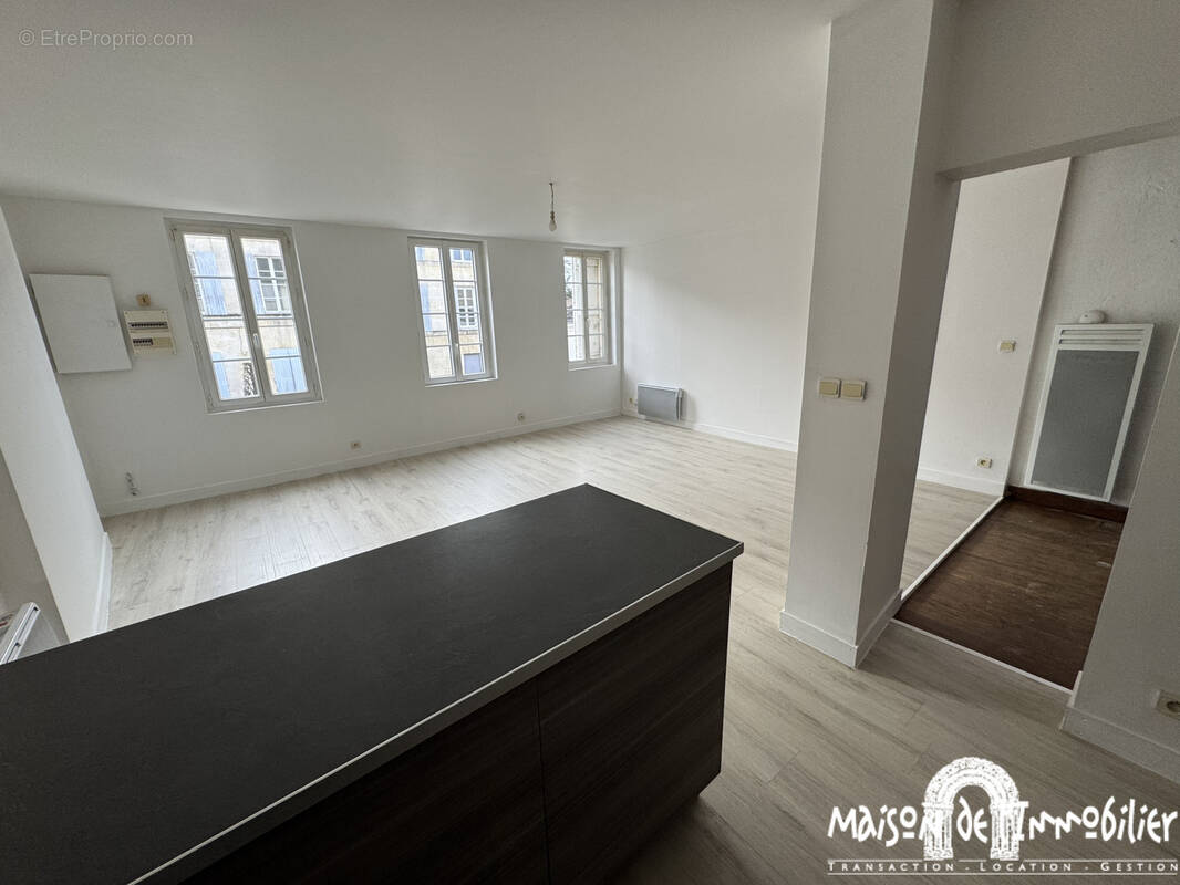 Appartement à COGNAC
