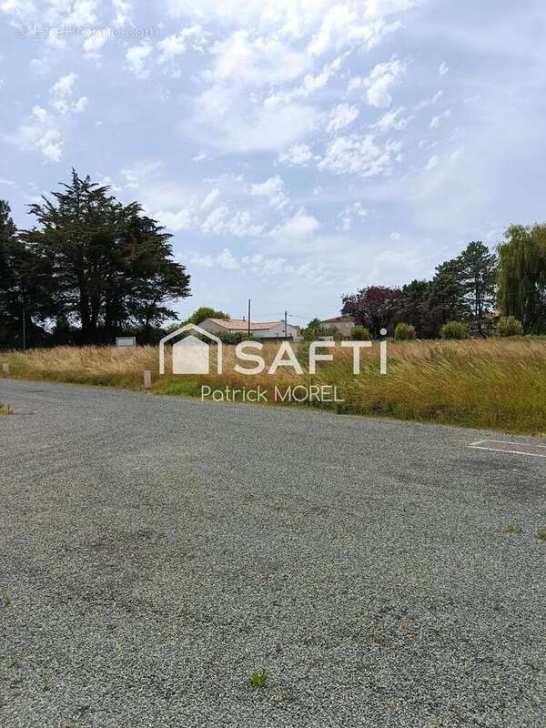 Terrain 601 m² à Saint-Jean-De-Monts  - photo 2