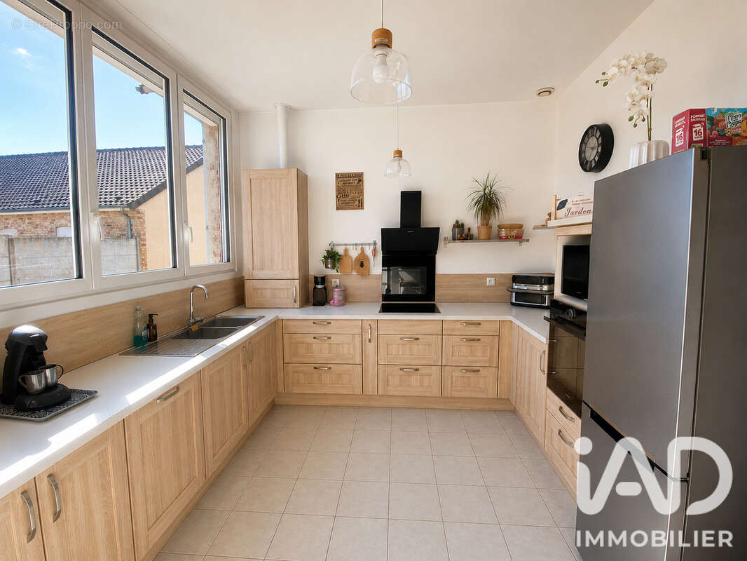 Maison 120 m² à Saint-Quentin  - photo 5