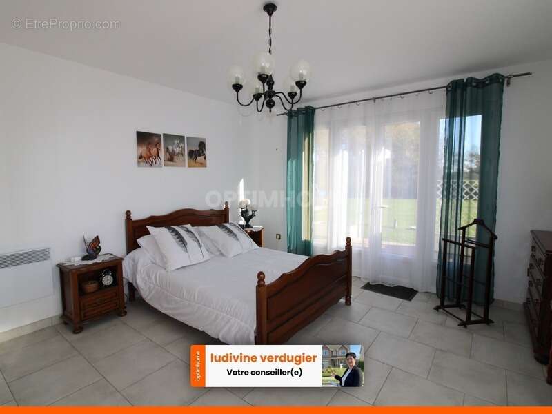 Maison à SAINT-ETIENNE-DE-FOUGERES