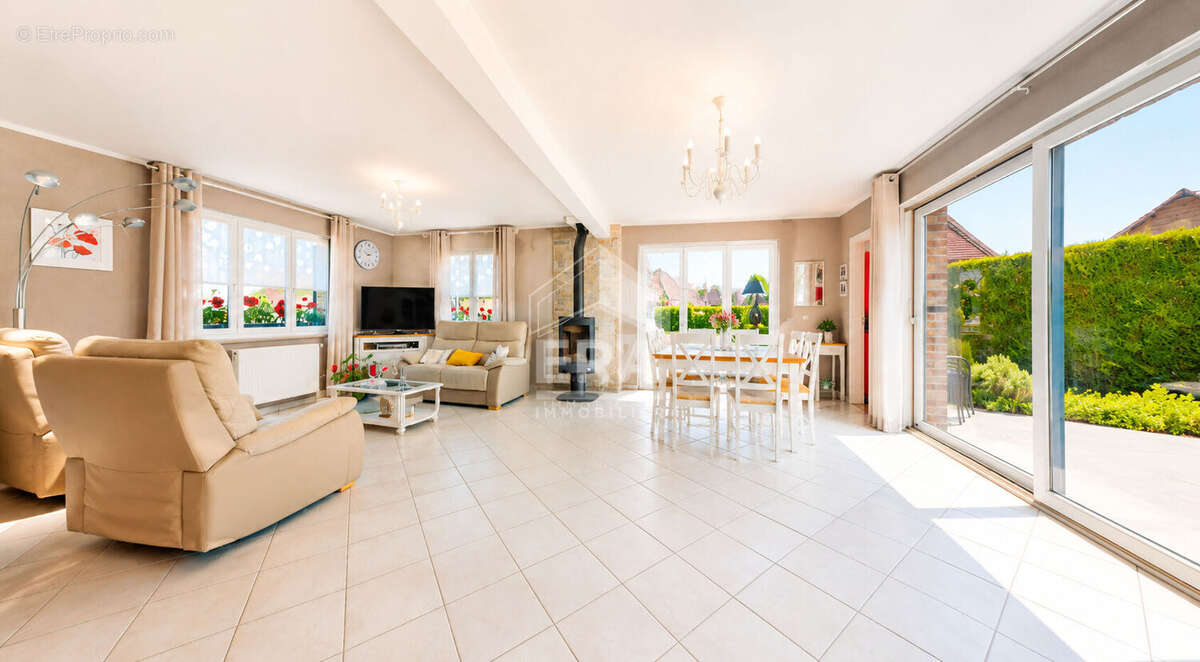 Maison individuelle à vendre  - 175m²  habitables - 6 chambres - plain pied -double garage - terrain 1800m² - photo 3