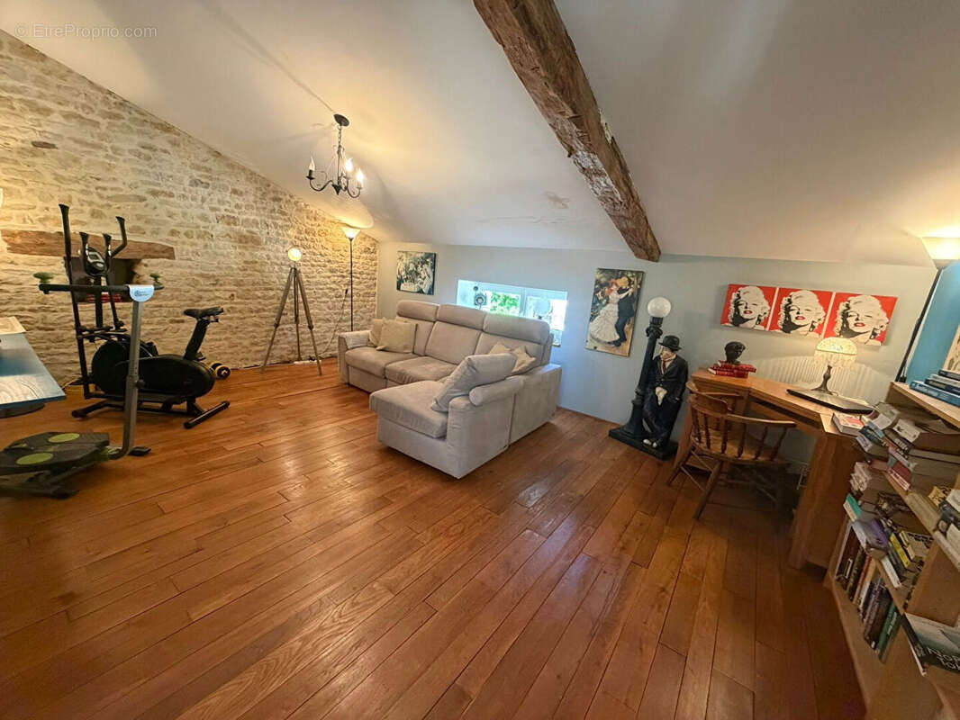 Maison à MAUPREVOIR