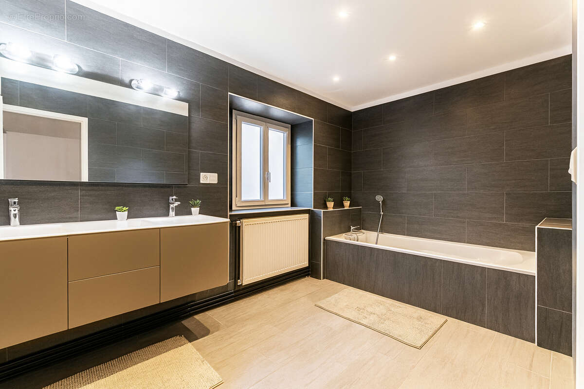 Maison à BOURBERAIN