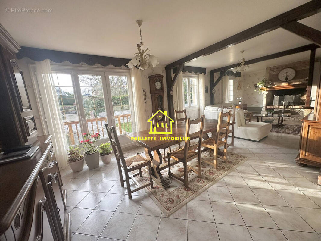 Maison à FONTAINE-LA-MALLET