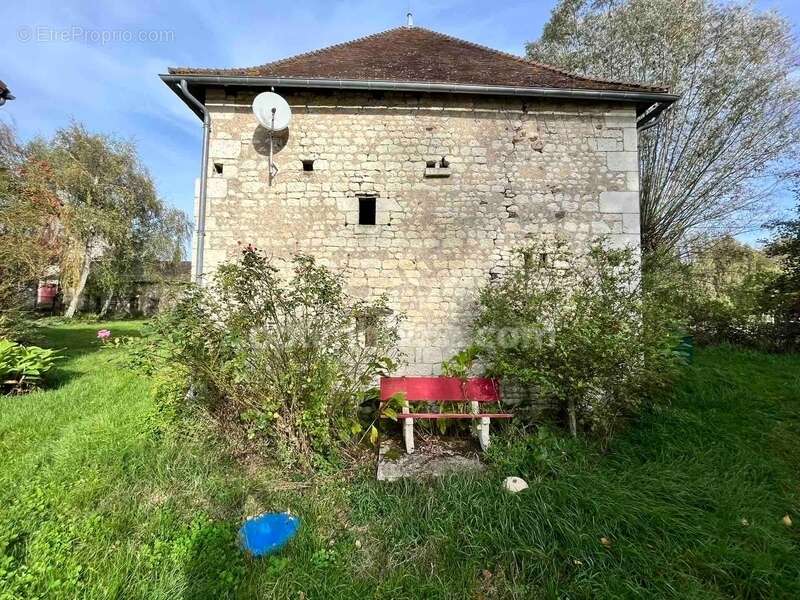 Maison à MARCE-SUR-ESVES