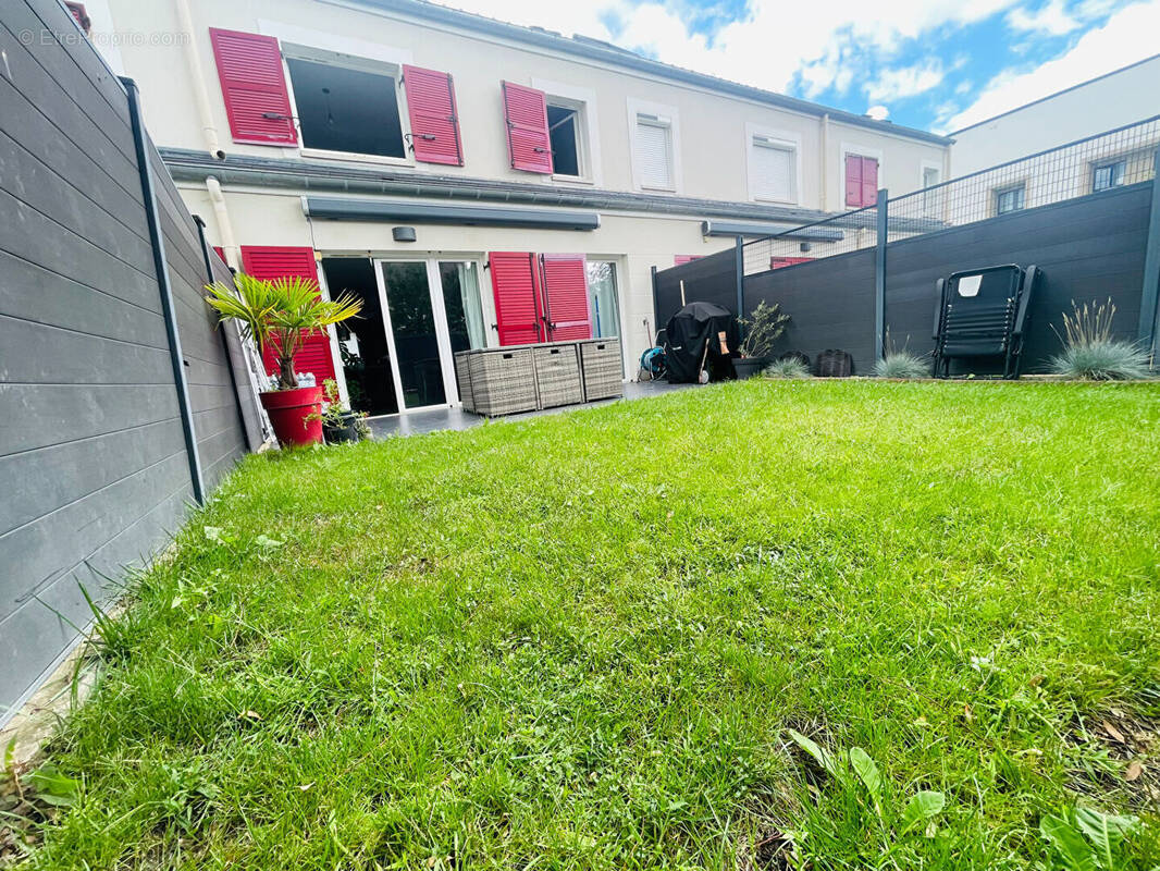 Maison à SARTROUVILLE