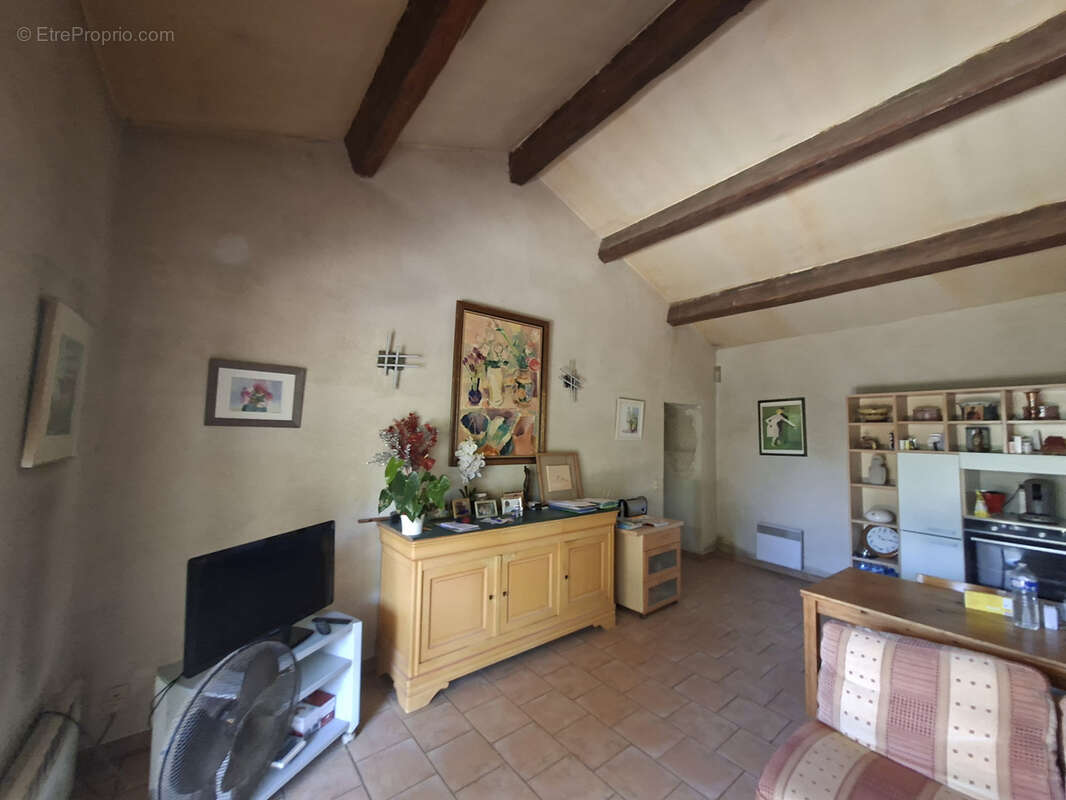 Maison à SAINT-CYR-SUR-MER