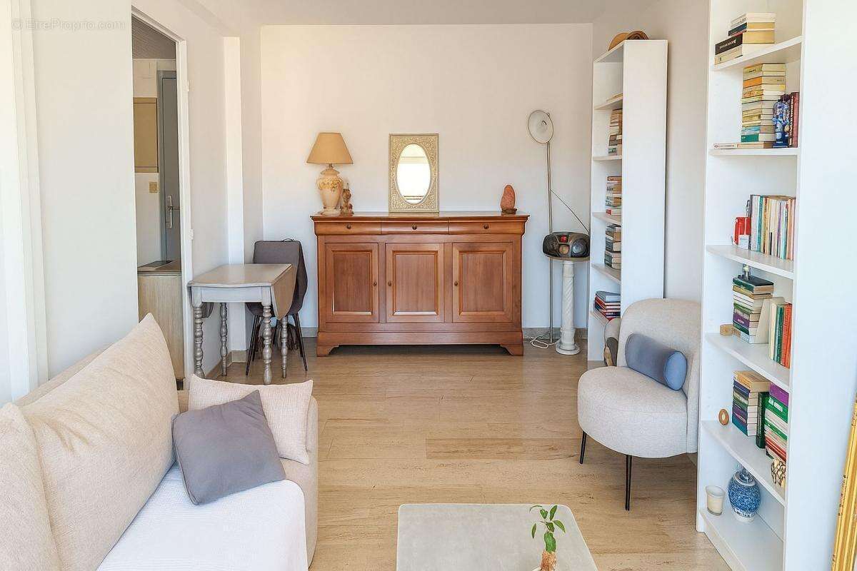 Appartement à SIX-FOURS-LES-PLAGES