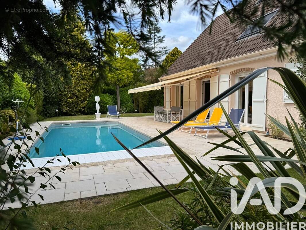 Photo 1 - Maison à NOISY-LE-ROI