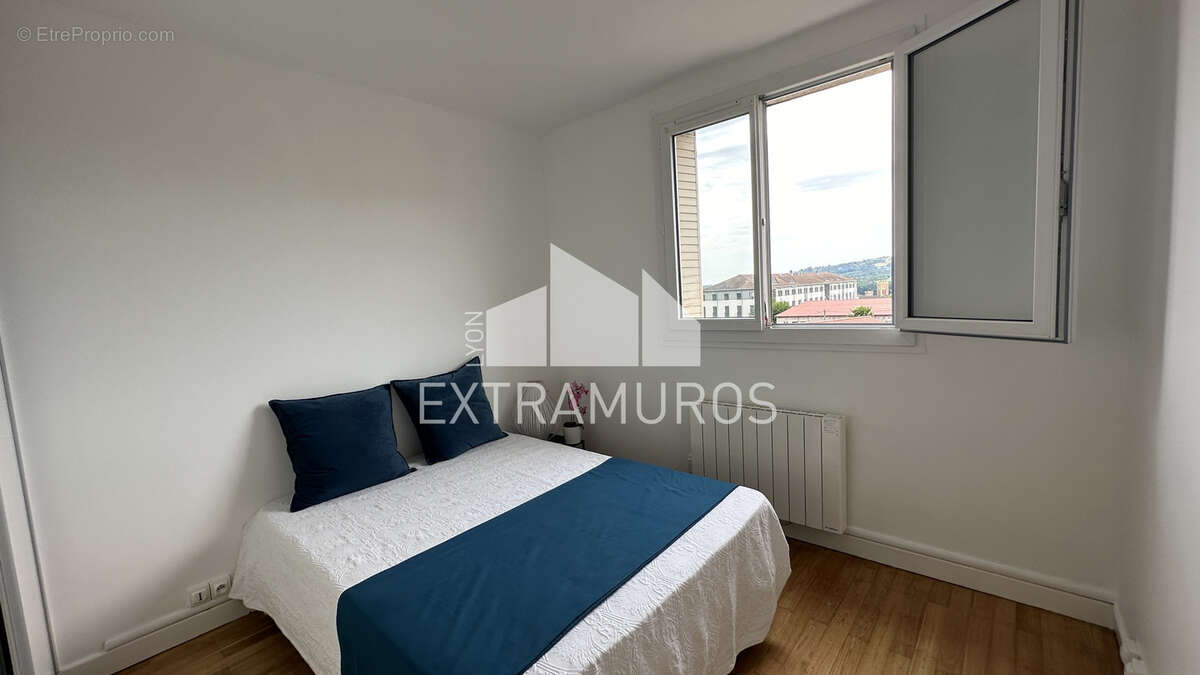 Appartement à L'ARBRESLE