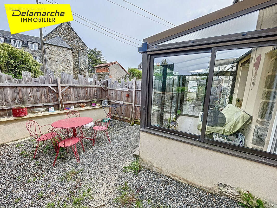 Maison à SAINT-SAUVEUR-LENDELIN