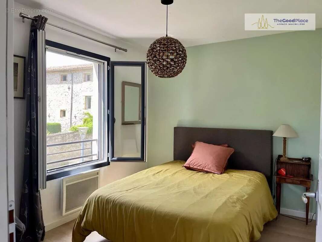Appartement à LE PUY-SAINTE-REPARADE