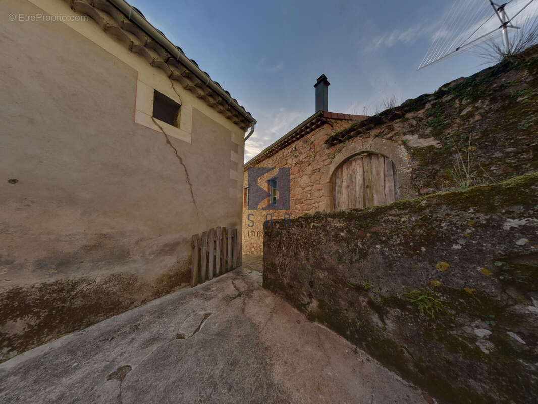 Maison à SAINT-FORTUNAT-SUR-EYRIEUX
