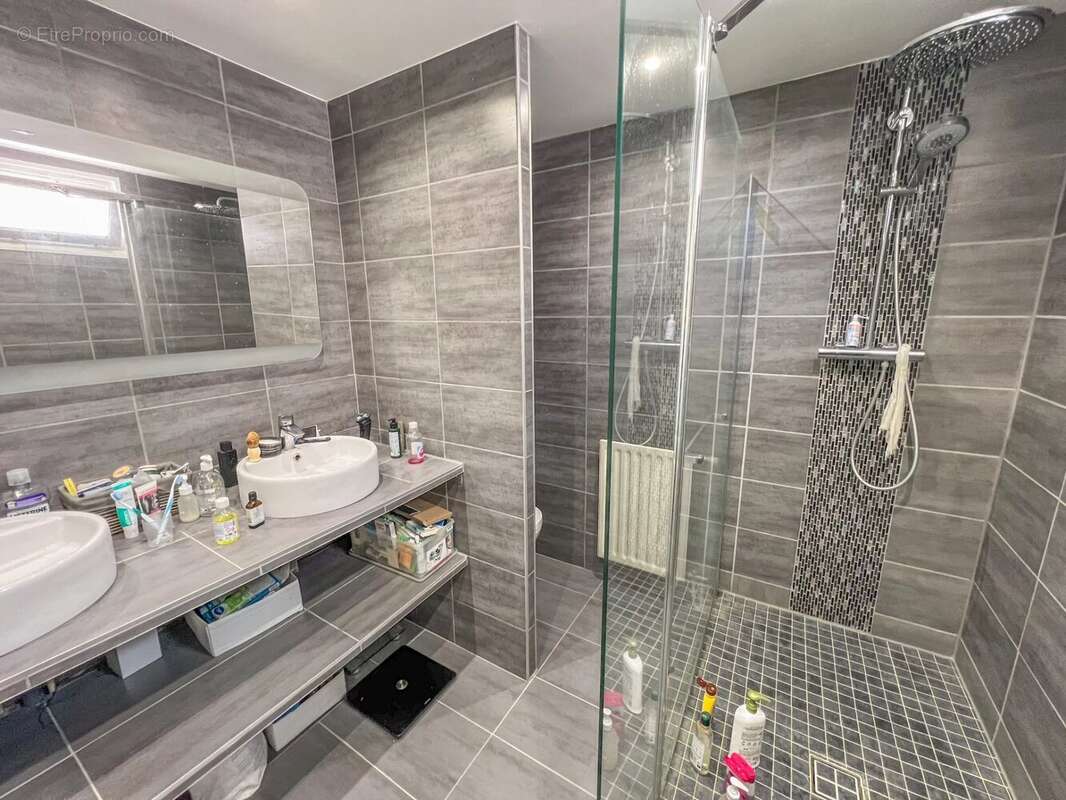 Maison à LE MESNIL-SAINT-DENIS