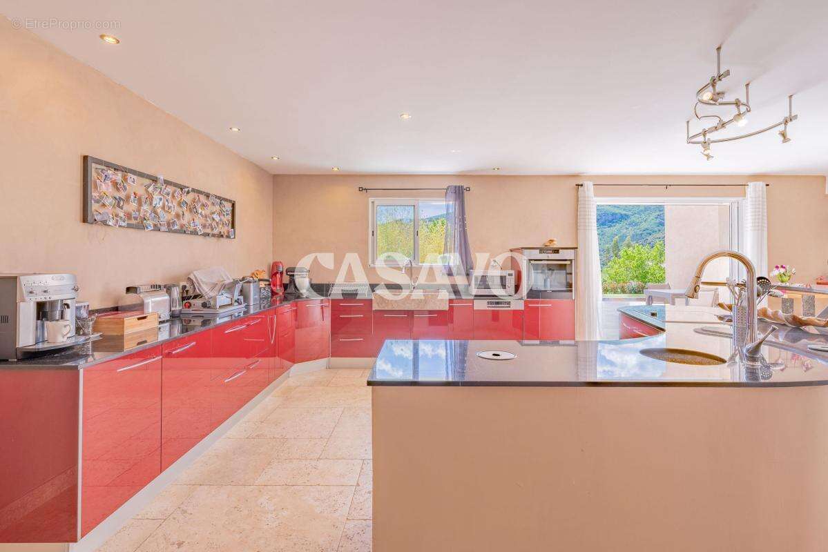 Maison à ENTREPIERRES