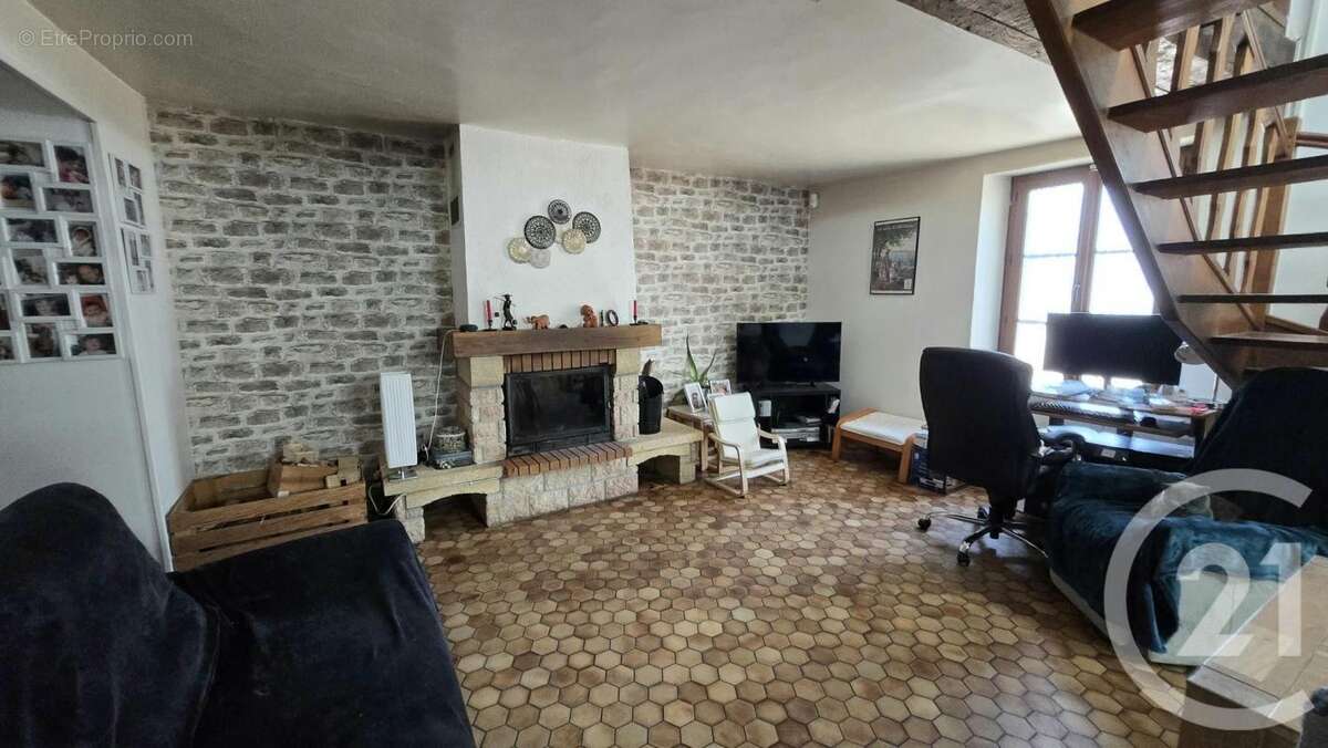 Maison 4 pièces 124 m² à vendre à Saint-Vaast-De-Longmont (60410) - photo 5