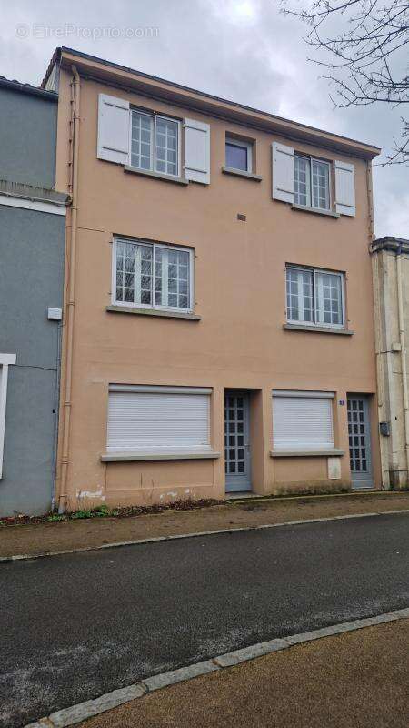 Maison à SAINT-JULIEN-DE-CONCELLES