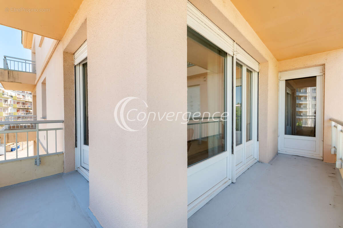 Appartement 3 chambres, terrasse et balcon - photo 4