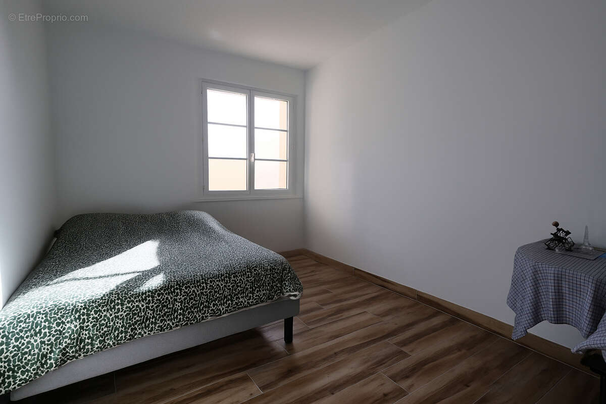 MARCHÉ CENTRAL - Appartement de 61 m² avec balcon & parking - photo 6