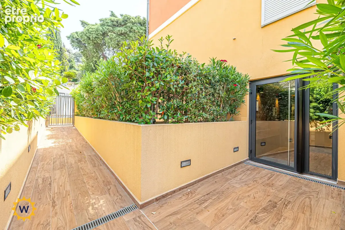 Nice Ouest – Appartement-villa d’exception avec terrasse de 55 m², vue mer et collines - photo 16