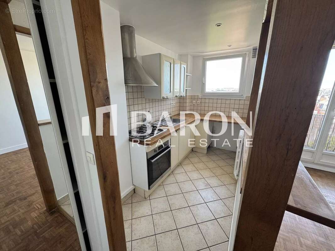 Appartement à PARIS-17E