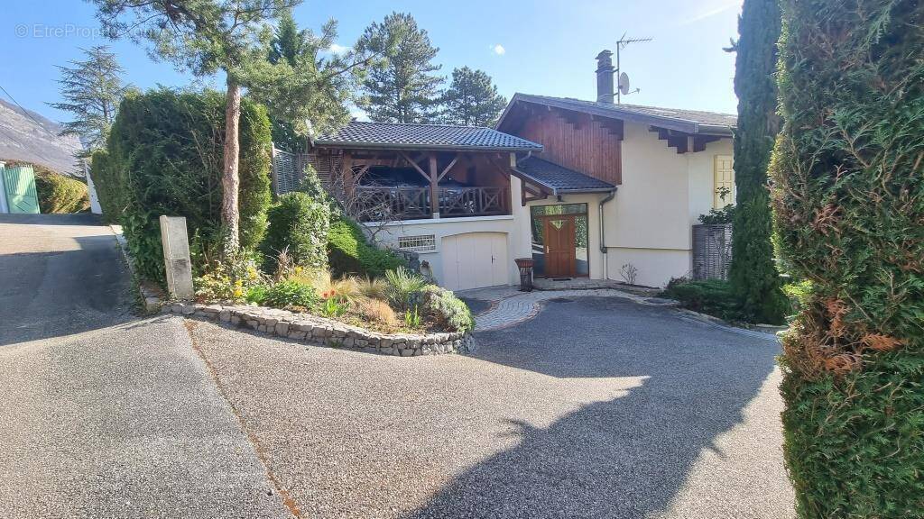 Maison à SAINT-ISMIER