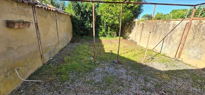 Appartement à SAINT-JEAN-D'ANGELY