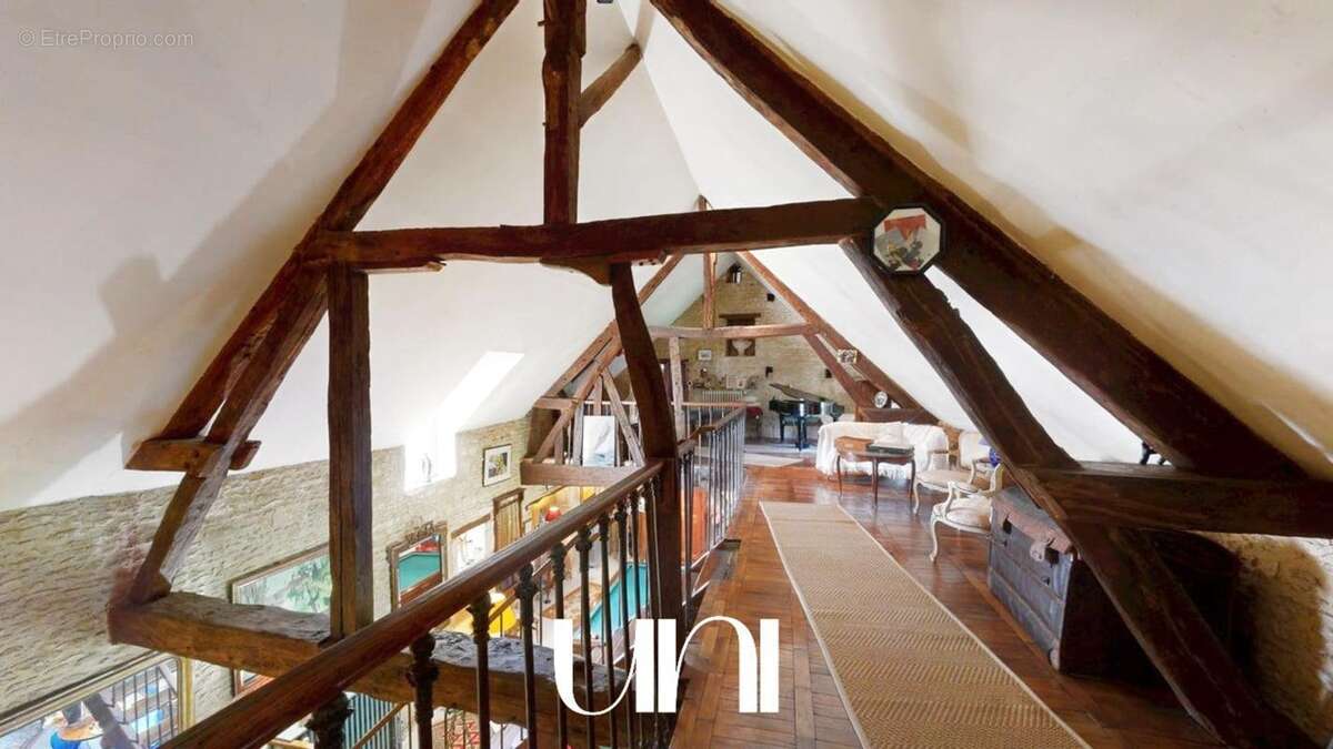 Maison 373 m² à Airan  - photo 13